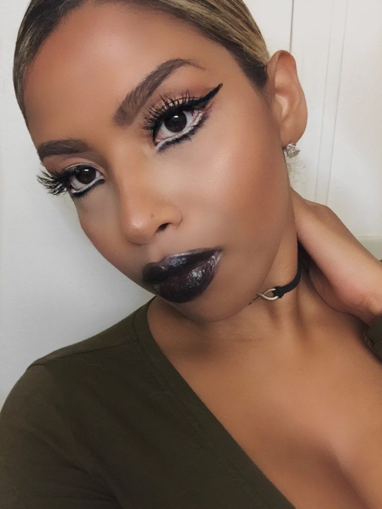 Dark lips
