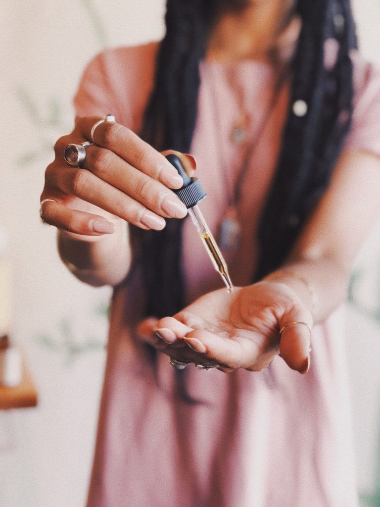 Castor Oil Uses & Benefits - SheaMoisture Jamaican Castor Oil Review
